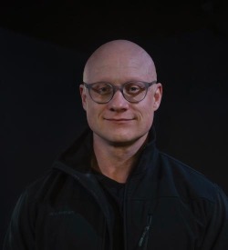 Jonathan Heron headshot